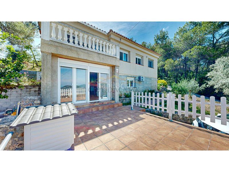 Foto 7695e54e-2846-4608-a908-1bece9c060a9. Chalet in calle ciencias 21 in Corbera de Llobregat