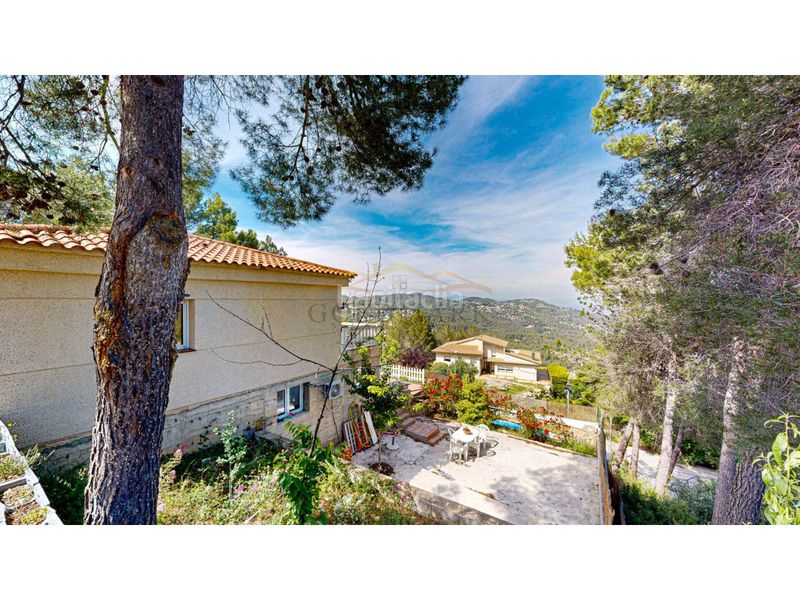 Foto a251a6b5-f49f-4917-ae9f-5a3c735fd26d. Chalet in calle ciencias 21 in Corbera de Llobregat