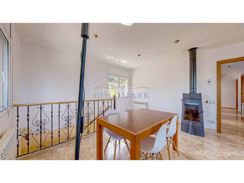 Foto a51e77e5-70ae-4a33-a4ee-2e82808f9082. Chalet in calle ciencias 21 in Corbera de Llobregat