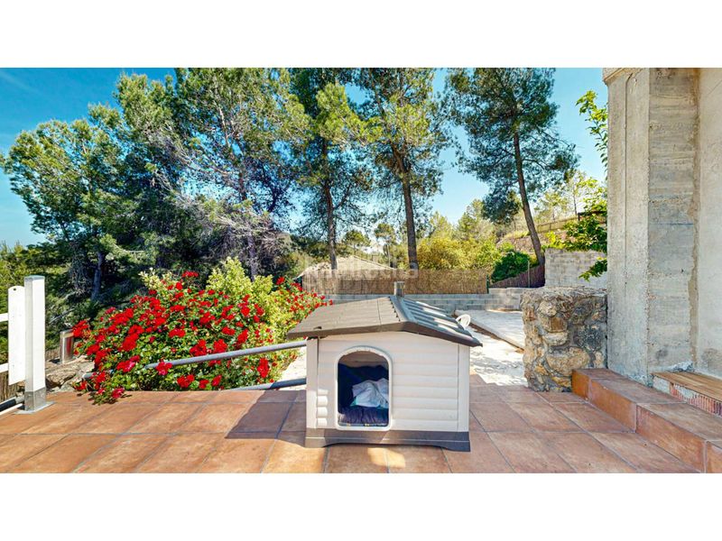 Foto a520b61f-3f4d-4833-a161-54ba50ce9e1c. Chalet in calle ciencias 21 in Corbera de Llobregat