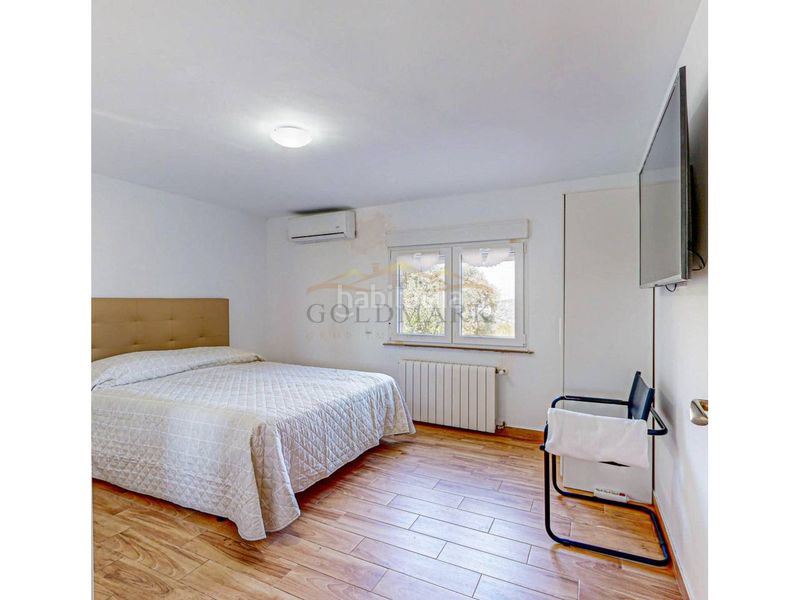 Foto acafa463-dd72-40bd-8a33-6bb7d387186c. Chalet in calle ciencias 21 in Corbera de Llobregat