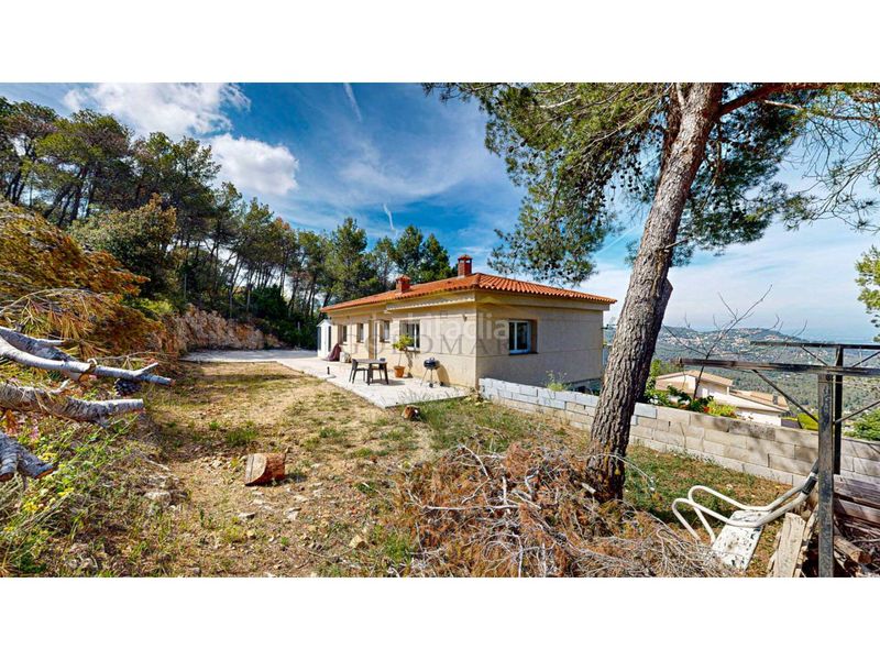 Foto cedd1e96-b965-4c67-ab2b-5f59ad8d991e. Chalet in calle ciencias 21 in Corbera de Llobregat