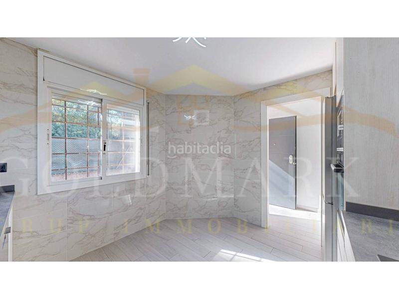 Foto 0a543b3f-7e15-46c9-8829-681b7df0ddfe. Casa in vallès 27 in Roca del Vallès (La)