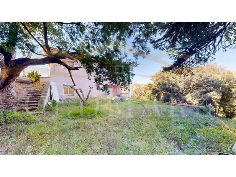 Foto 8860e015-f2ac-4c68-b658-4c6575ce9e50. Casa in vallès 27 in Roca del Vallès (La)