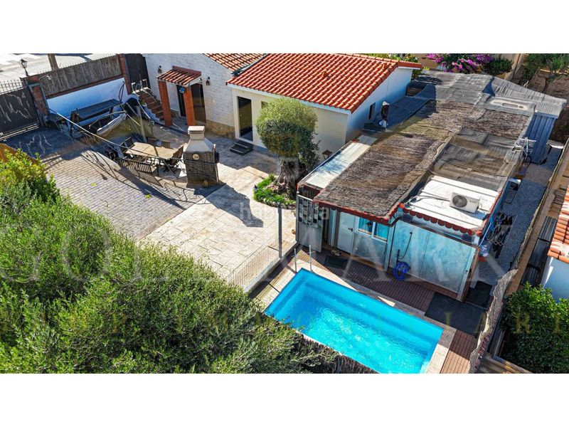 Foto c9e773d1-1f23-4e70-9248-ecb2b2535515. Casa a avenida can sucarrats 7 a Els Avets-Can Serrafossà-Ximelis Rubí