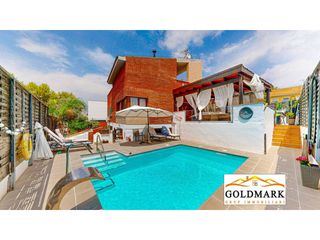 Casa en Calle felip pedrell 24. Vea el tour virtual 3d en 4k y video aereo