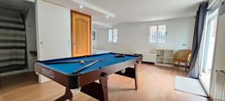 Maison jumelée à Coma-ruga Platja. Cantonera con piscina privada