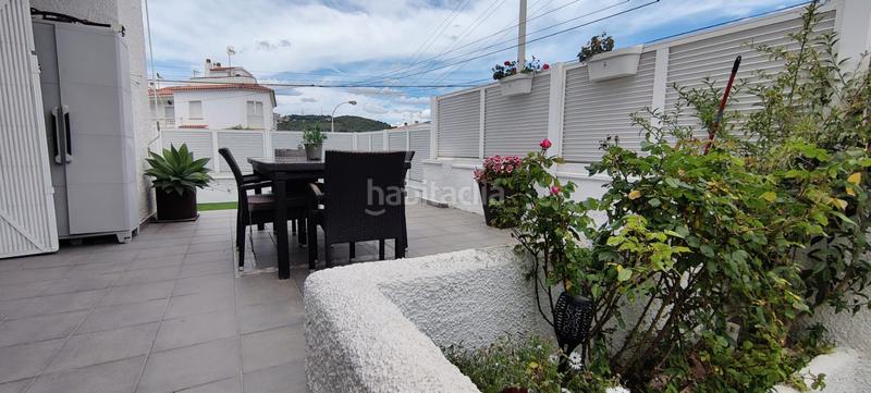 Foto ac99570e-d402-4912-9f9f-862c3f7e77b7. Casa adosada cantonera con piscina privada en Coma-ruga platja Coma-ruga