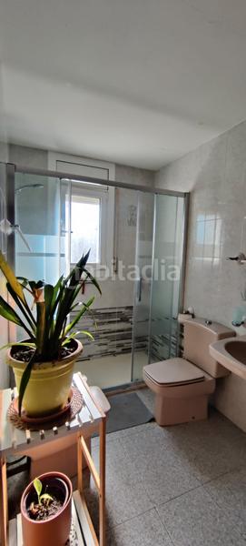 Foto 3c74c205-e03e-4a43-b7c4-aa5442415b23. Casa pareada pareado de 223m2, 4 habitaciones y amplio garaje en Cunit
