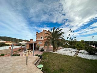 Chalet à Roda de Barà. Espectacular y muy amplia