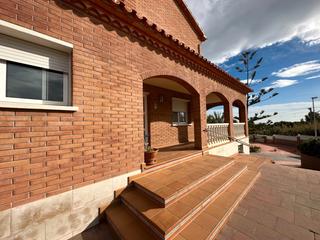 Chalet à Roda de Barà. Espectacular y muy amplia