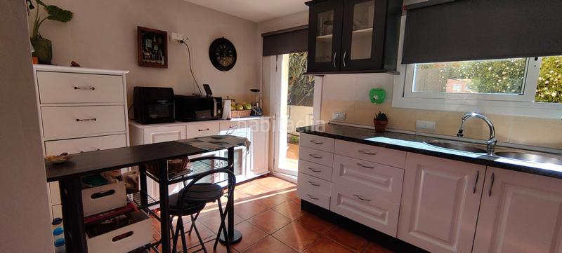 Foto cb95e61e-1ea1-4241-aa99-91364bfebc0a. Chalet with fireplace heating parking pool in costa Cunit - els jardins - els rosers Cunit