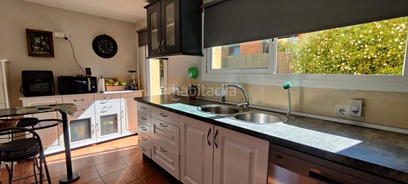 Foto e82736f0-1b23-46f4-ab76-1a42bdaabc11. Chalet with fireplace heating parking pool in costa Cunit - els jardins - els rosers Cunit