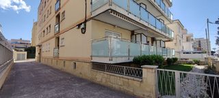 Etagenwohnung  Carrer del nervión. Junto a la playa y servicios de todo tipo