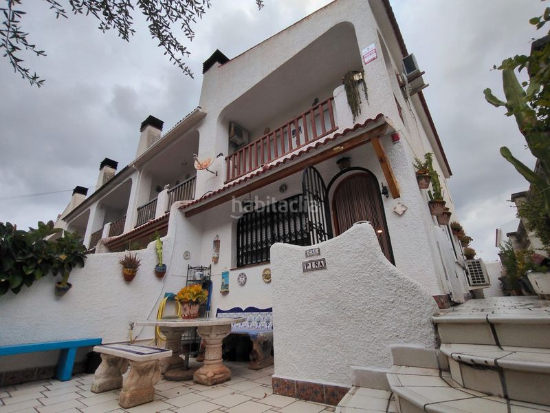 Foto 02f14219-e5ca-4b36-b38b-2aabc949289a. Casa adossada amb xemeneia calefacció aparcament a Cunit