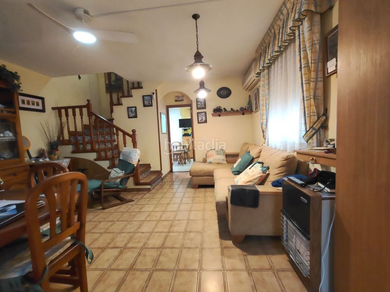 Foto 86055fb1-1938-473b-a300-93829f76c890. Casa adossada amb xemeneia calefacció aparcament a Cunit
