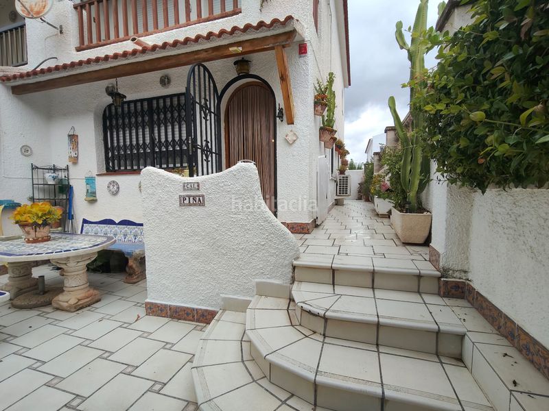 Foto fe4c9c06-95d4-40f4-ba8b-531e4d838e43. Casa adossada amb xemeneia calefacció aparcament a Cunit