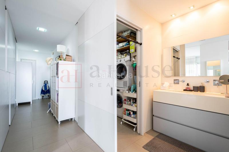Foto ea0b241f-d333-4101-bc3f-237a6a4a6f60. Àtic amb calefacció aparcament piscina a Dreta de l´Eixample Barcelona