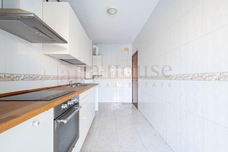 Foto 2228a28c-3204-48df-8f53-b59c7aca1a9b. Pis amb calefacció a Sagrada Família Barcelona