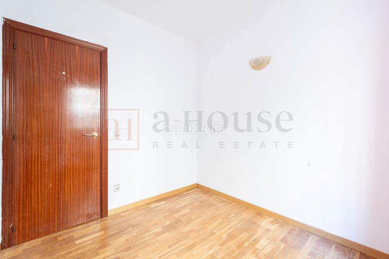 Foto 68d8626f-4c3a-4774-aa7c-2f1276a53a25. Pis amb calefacció a Sagrada Família Barcelona