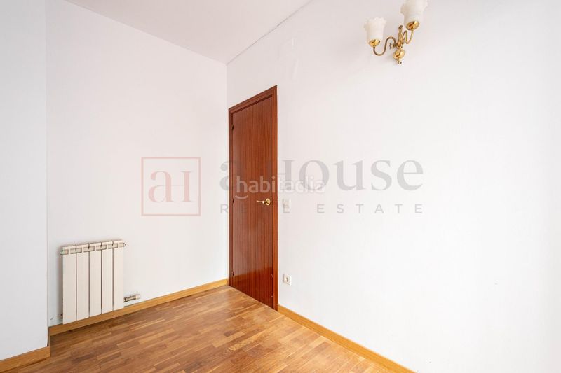 Foto a6fc76c9-7e34-4fe7-af84-64a815aa69d8. Pis amb calefacció a Sagrada Família Barcelona