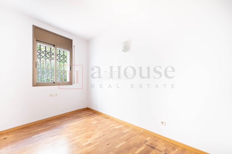 Foto bc3ec3f0-6fb7-4dd5-bdaa-85fff35320d5. Pis amb calefacció a Sagrada Família Barcelona