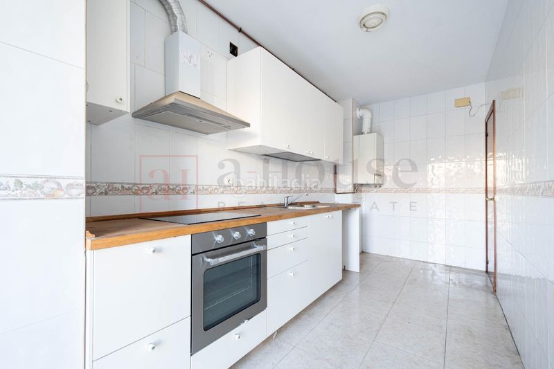 Foto d619af92-be21-4171-8ce2-37224f2357fd. Pis amb calefacció a Sagrada Família Barcelona