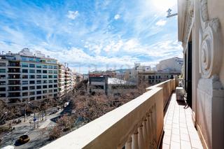 Appartement  Gran via de les corts catalanes. Piso único con gran balcón en finca regia en l esquerra de l eix