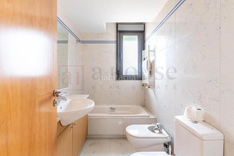 Foto 201cd2a7-4a19-4c12-bb32-19f7c5d797da. Ático  con excelente ubicación y gran terraza en zona las ventas en Madrid