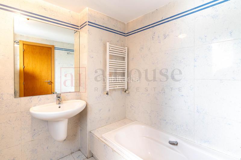 Foto 6da9393b-c3c7-49c3-852d-7228a9807a8b. Ático  con excelente ubicación y gran terraza en zona las ventas en Madrid