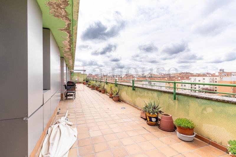 Foto a625e186-10d9-45c1-8a71-1f51ea6fca01. Ático  con excelente ubicación y gran terraza en zona las ventas en Madrid