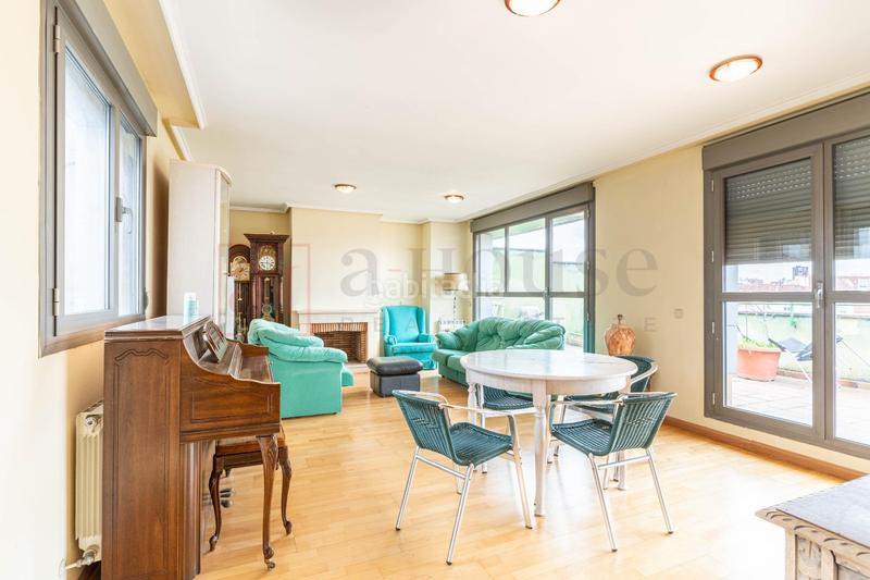 Foto cccbed3f-729a-433c-bfab-335bbf13ab46. Ático  con excelente ubicación y gran terraza en zona las ventas en Madrid