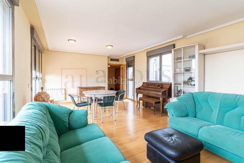 Foto ce174ad1-95fc-43c0-95b8-9ba0f984b3bd. Ático  con excelente ubicación y gran terraza en zona las ventas en Madrid