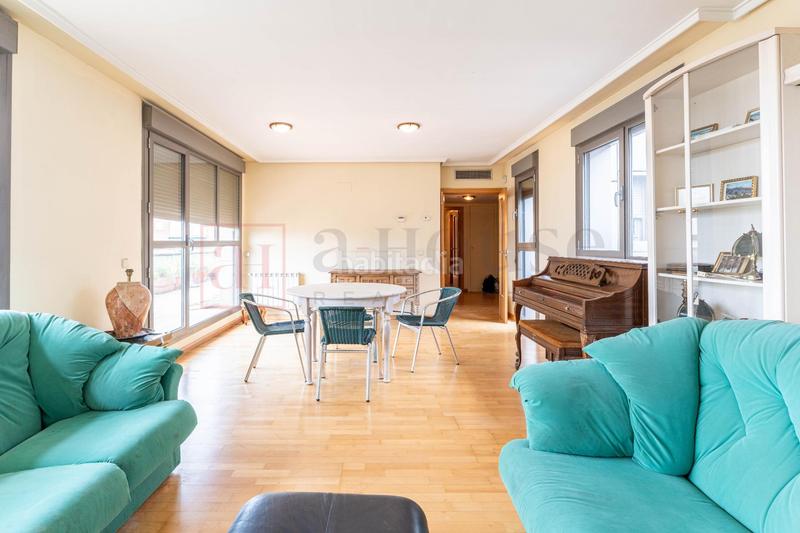 Foto e16ea38c-39ba-426b-ae12-15e076226b37. Ático  con excelente ubicación y gran terraza en zona las ventas en Madrid