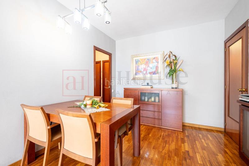 Foto d52713b1-ff4d-4c5b-8d9d-877b489697ce. Attique avec chauffage parking dans Dreta de l´Eixample Barcelona