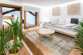 Tríplex  Calle torrecilla del leal. Planta baja reformada con acceso exterior en la zona de lavapiés
