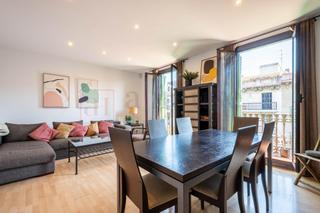 Appartement  Carrer aribau. Piso exterior con doble orientación muy luminoso para entrar a v
