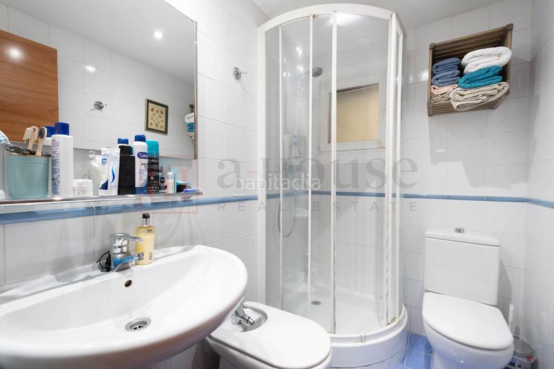 Foto 40745b45-9b8c-4140-98fd-2cc0a601e3dc. Pis amb calefacció a Sants Barcelona