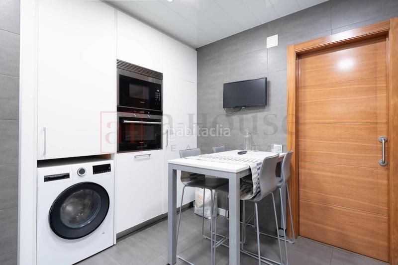 Foto b37217d2-d525-4c42-81ab-8c33c458de11. Pis amb calefacció a Sants Barcelona