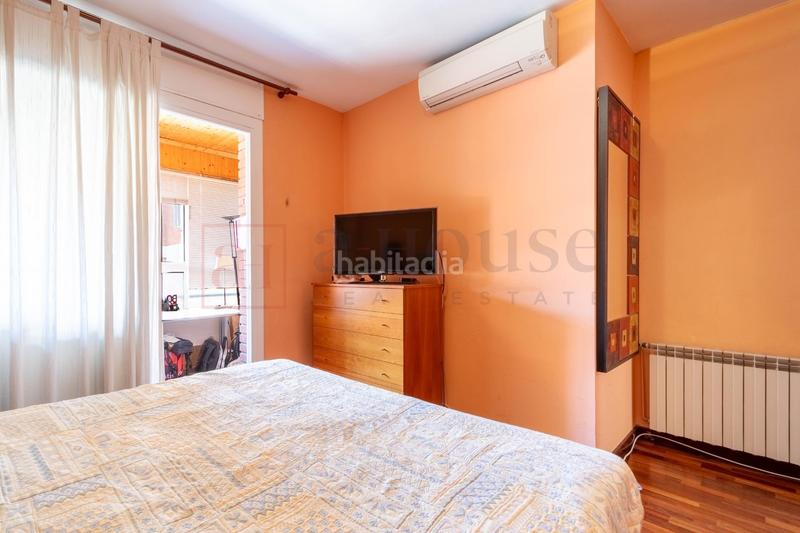 Foto e3a3b847-e7d2-4789-97af-78ed6935fc1d. Pis amb calefacció a Sants Barcelona