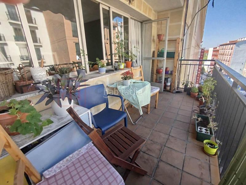 Foto 515e4e22-5816-47b4-9e49-d26659150f2c. Piso  para reformar con terraza en el barrio de Palacio en Madrid