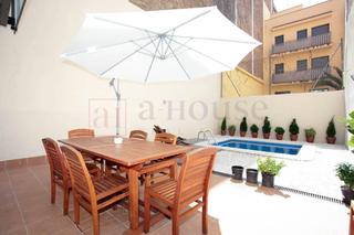 Piso en El Camp d´en Grassot i Gràcia Nova. Bajo tipo duplex para entrar a vivir con licencia turistica y pi