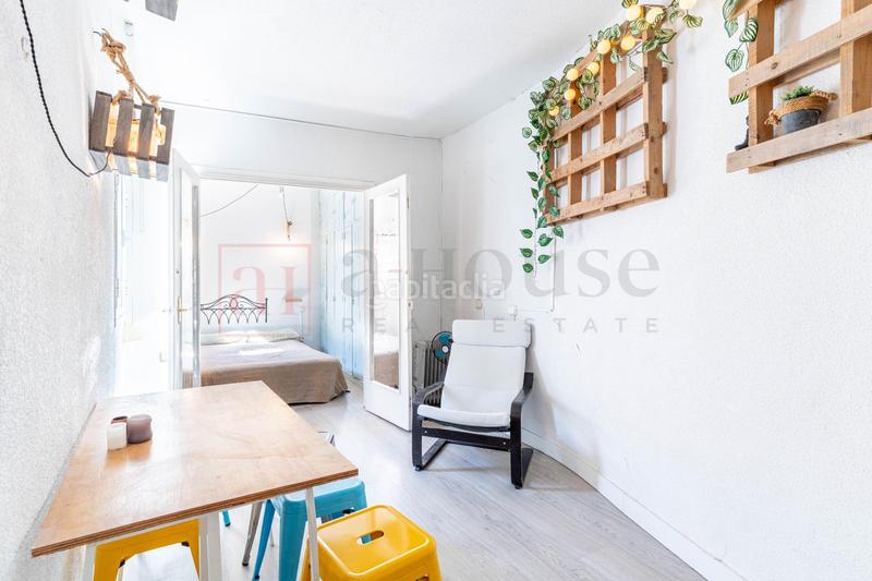 Foto b6819f7e-1489-462b-b935-3b84ca46c3a4. Piso  exterior para entrar a vivir en la zona de Sol en Madrid