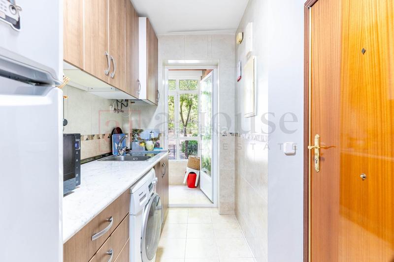 Foto 15e3953e-7281-4605-a22f-563e81c5aec4. Piso  exterior con terraza y balcón para entrar a vivir en el barrio de carabanchel en Madrid