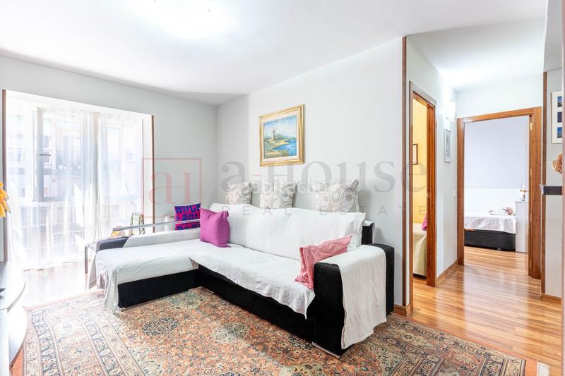 Foto 7671251d-b325-4061-b148-ce9cdcead979. Piso  exterior con terraza y balcón para entrar a vivir en el barrio de carabanchel en Madrid