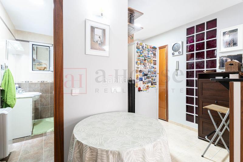 Foto dde02c73-4db3-40a1-bbe8-6b20a844743e. Piso  exterior con terraza y balcón para entrar a vivir en el barrio de carabanchel en Madrid