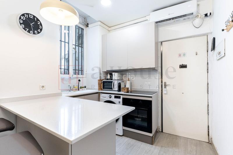 Foto 2f1000aa-9e9b-4c14-8272-123cc30a4d95. Local comercial a Embajadores-Lavapiés Madrid