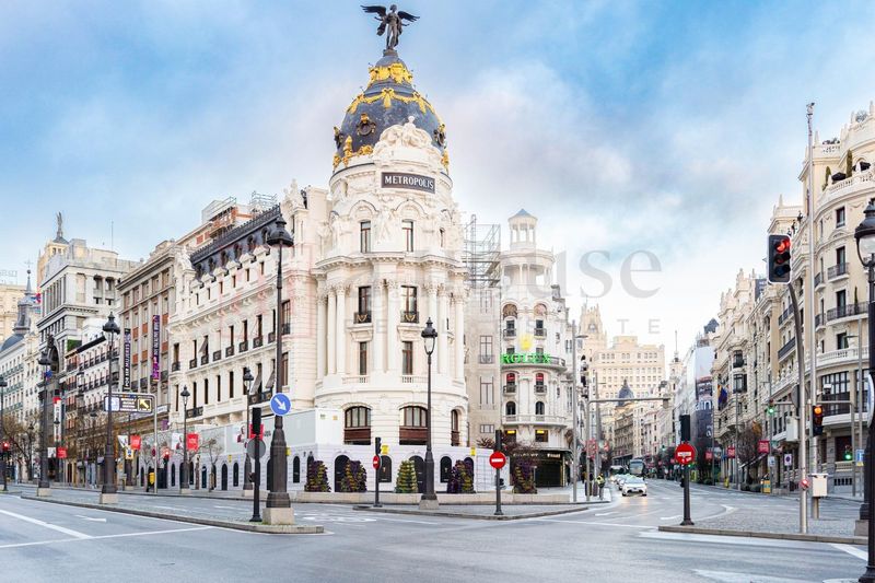 Foto c6a80fc1-9b38-4304-a946-f77e862e4933. Pis amb aparcament a Goya Madrid