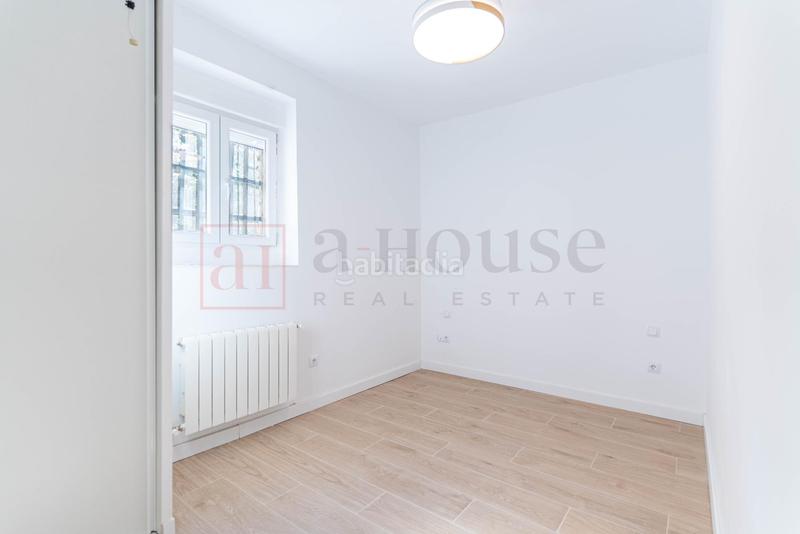 Foto 61b91c91-fabd-49f7-9348-99073b5e4ce4. Planta baja  exterior reformada a estrenar en el barrio sanblas en Madrid