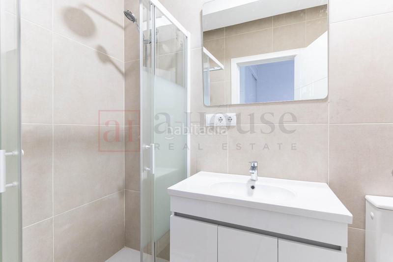 Foto a95899e9-2635-484b-8916-4f7193cd9b39. Planta baja  exterior reformada a estrenar en el barrio sanblas en Madrid